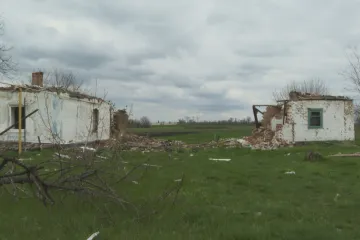 Záporožská vesnice hledá cestu k obyčejnému životu, nehledě na blízkou frontovou linii