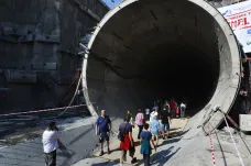 Nejdelší železniční tunel v Česku otevřel „dveře“, lidé poprvé mohli projít skrz