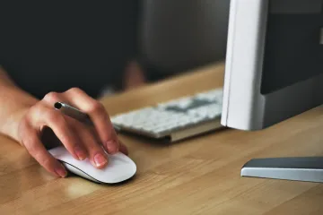 Některé úřady mají dál potíže s novým portálem stavebního řízení