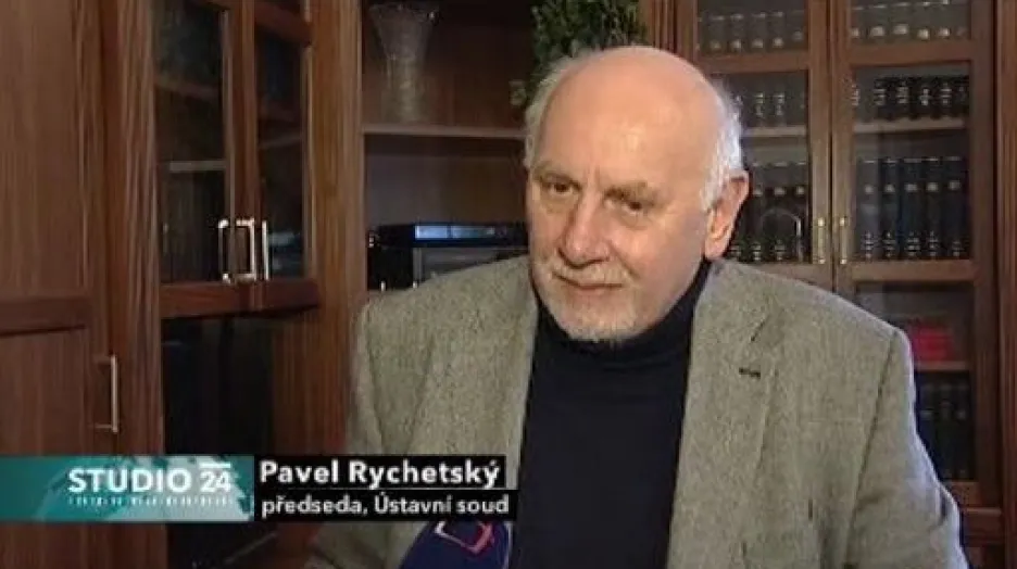 Ústavní soudce Pavel Rychetský ve Studiu ČT24