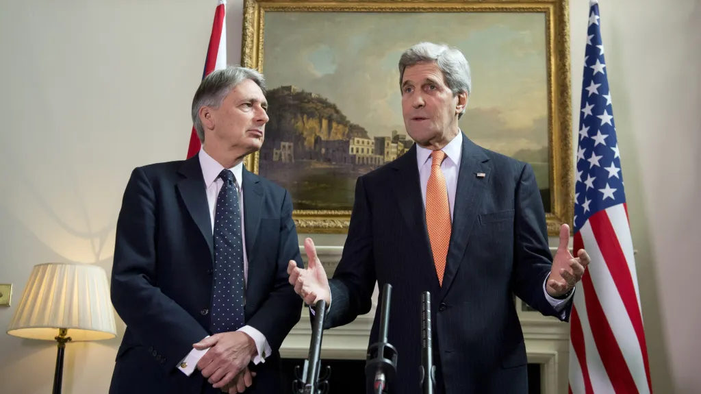 Philip Hammond a John Kerry