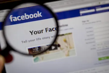 Virtuální přestřelky pokračují, Hollan vrací úder