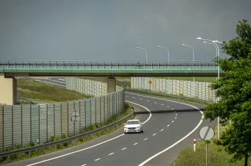 Při nutných cestách bude možné vycestovat na 24 hodin do zemí s červenou barvou bez testu