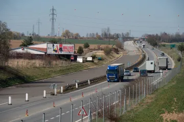 Stát vyvlastnil pozemky pod motocentrem potřebné k dostavbě dálnice D3 u Tábora