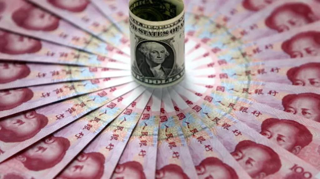 Dolar v souboji s juanem