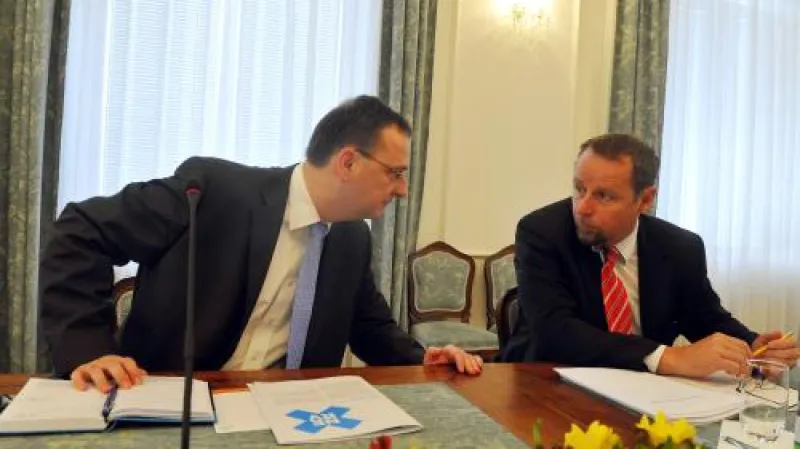 Premiér Petr Nečas a šéf poradců NERV Martin Říman