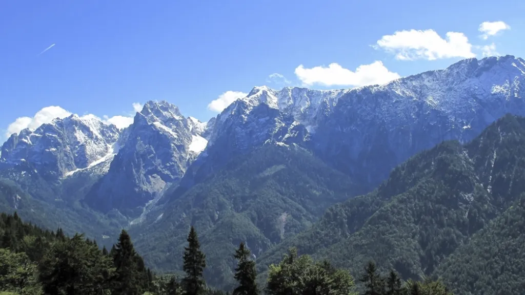 Masiv Kaisersgebirge poblíž Kufsteinu