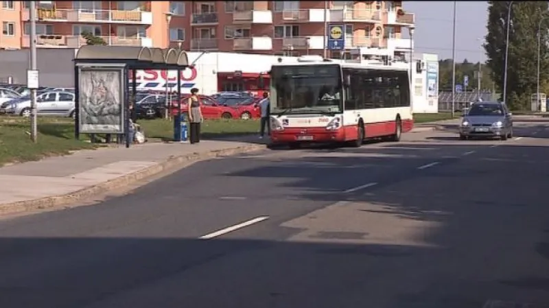Reportáž Ondřeje Schneidera o vězení za "vybrždění" autobusu