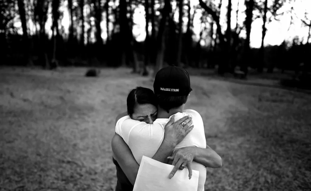 V listopadu 2018 postihl Kalifornii nejničivější požár v historii tohoto státu. Město Paradise bylo téměř kompletně zničeno a devadesát procent jeho obyvatel muselo najít útočiště jinde. Oheň se překvapivě zastavil na okraji fotbalového hřiště Paradise High School a ušetřil i okolní sportovní zařízení