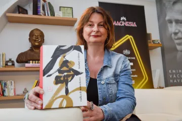 Magnesia Litera: Co tíží Radku Denemarkovou? Knihou roku 2018 jsou „čínské“ Hodiny z olova