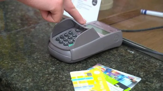 Události: Pošta chce od podzimu zavést platbu kartou