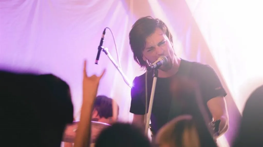 Zpěvák Thom ze skupiny Imodium