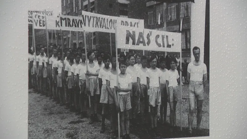 Fotografie z výstavy „Mládí vpřed“