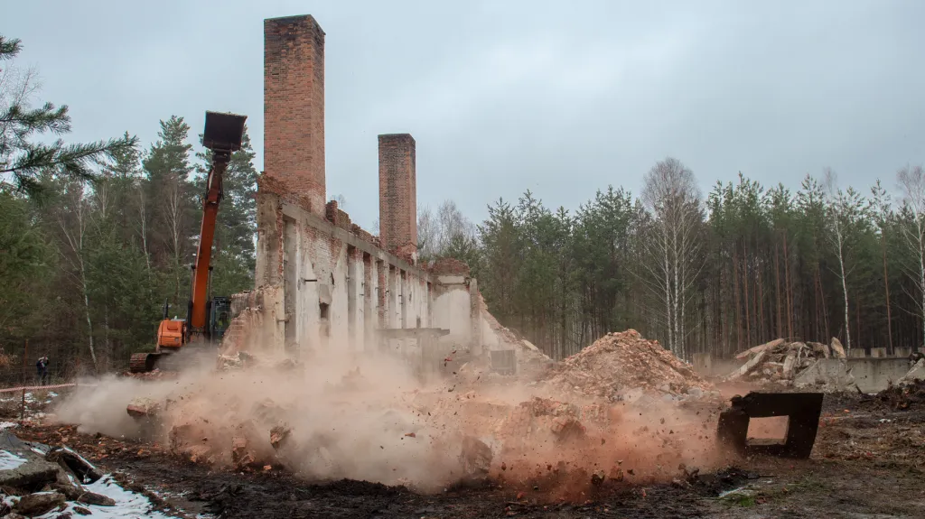 V bývalém vojenském prostoru Ralsko na Českolipsku pokračovala 13. února 2019 demolice ruin, které tam zůstaly po sovětské armádě.