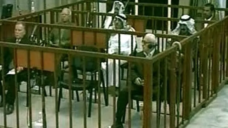 Sedm iráckých politiků před soudem