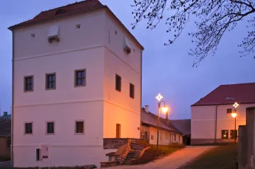 Výstava obrazů J. Panušky a L. Kuby v Golčově Jeníkově