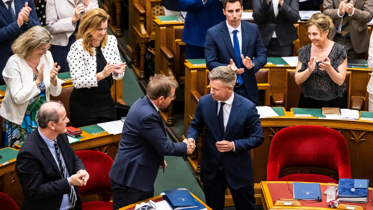 Maďarský parlament schválil nového ústavního soudce. Jako za Orbána, zní kritika