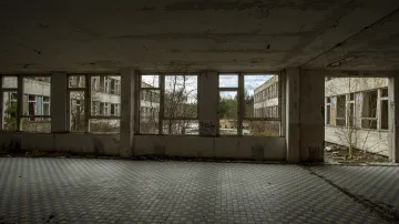 Vybydlená vojenská budova