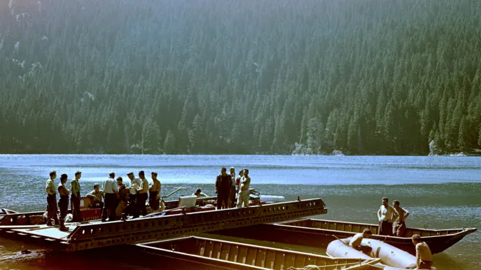 Průzkum šumavských jezer, kde StB zrealizovala nález nacistických písemností