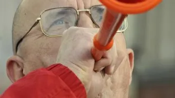 České odbory protestují proti vládním úsporám