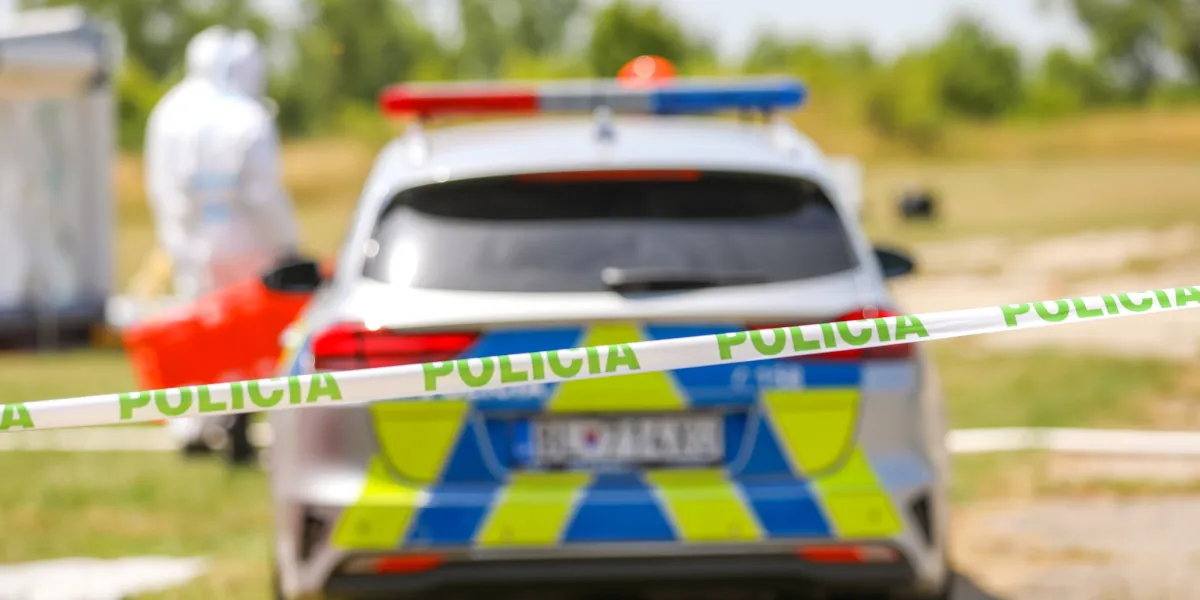 Na východě Slovenska se rozjel zaparkovaný autobus a srazil několik lidí, dva zahynuli