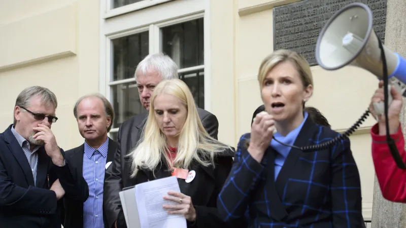 Vedení Univerzity J. A. Komenského, organizátorka protestu a ministryně školství