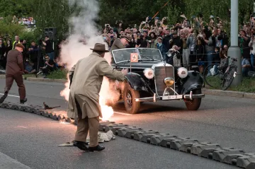 Libní zahřměl atentát na Heydricha. Rekonstrukce přilákala davy diváků