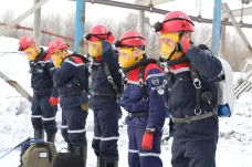 Důlní neštěstí na Sibiři má 52 obětí, záchranné práce budou pokračovat v pátek