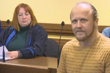 Soud nepravomocně poslal muže za výrobu a distribuci drog na jedenáct let do vězení