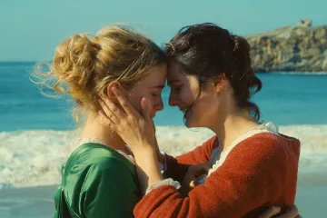 Recenze: Portrét dívky v plamenech je fatální romance i lekce z dějin umění