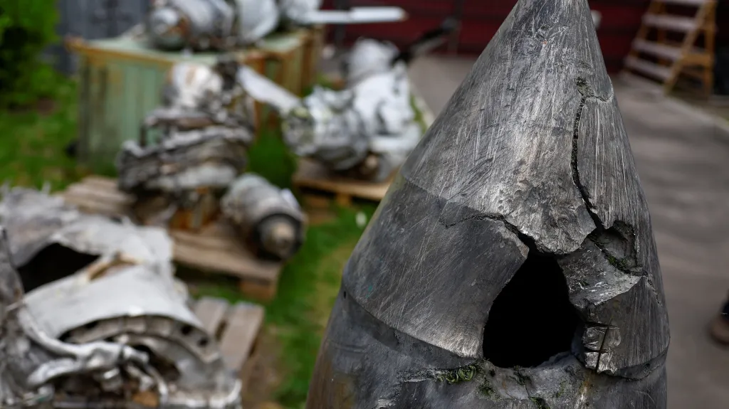 Zbytky ruské rakety Kinžal, kterou v květnu sestřelili Ukrajinci