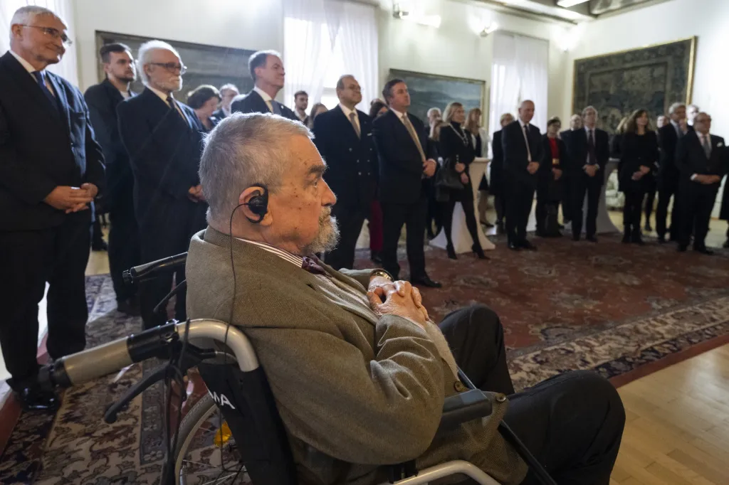 Setkání ministra zahraničních věcí Jana Lipavského s bývalým šéfem české diplomacie Karlem Schwarzenbergem (na snímku) při příležitosti oslav jeho 85. narozenin, 9. prosince 2022