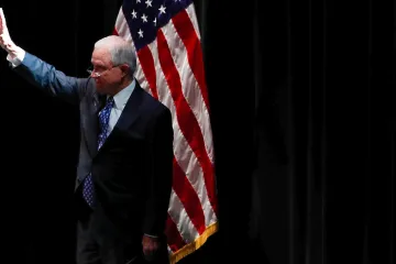 Ministr spravedlnosti USA Sessions podal rezignaci. Na výzvu Trumpa