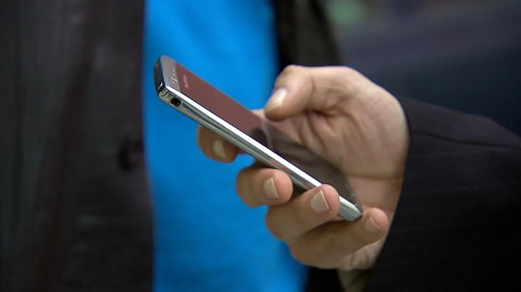Mobilní telefon