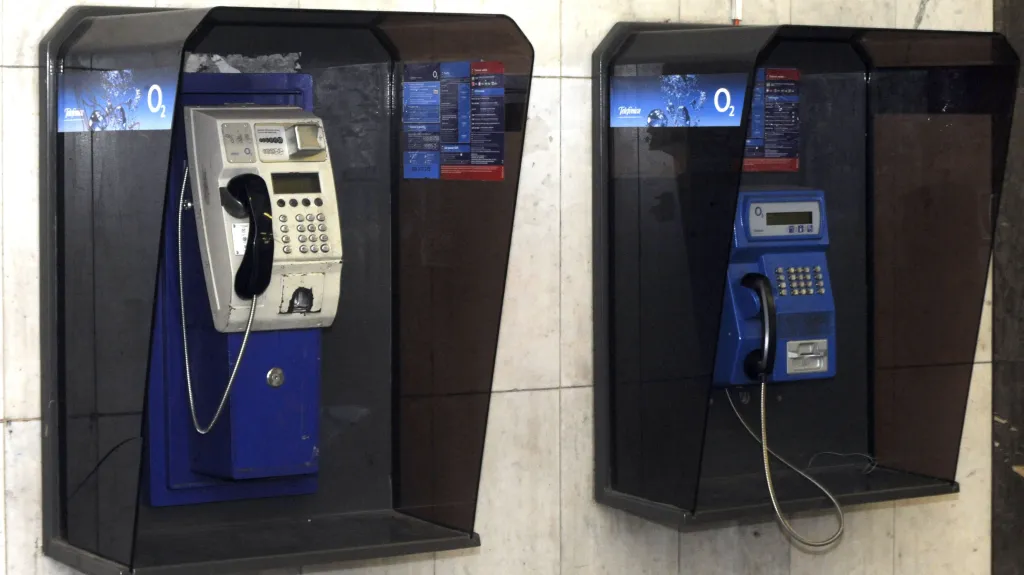 Telefonních automatů je v Česku necelých 10 tisíc