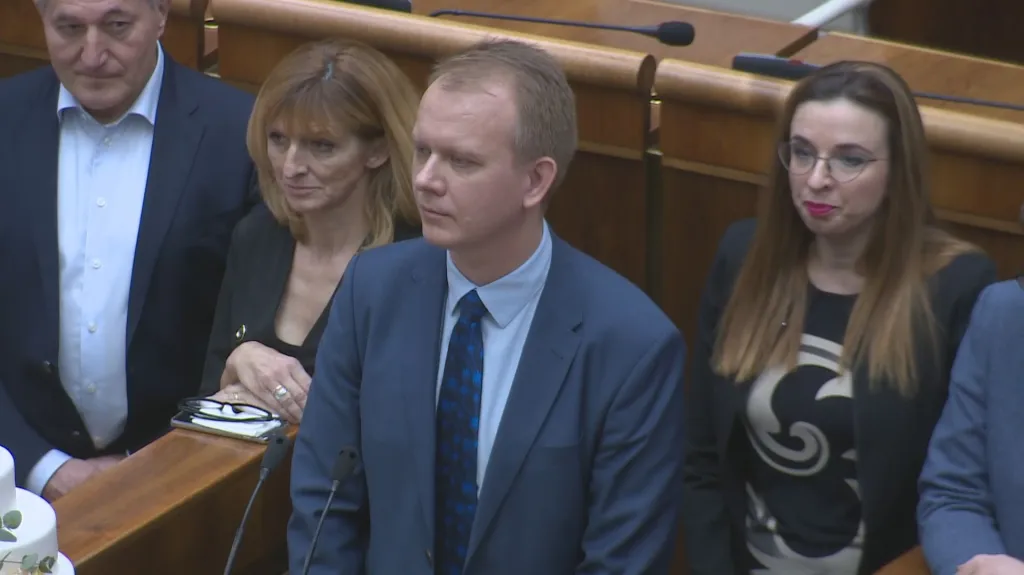 Protestující poslanci ve slovenském parlamentu