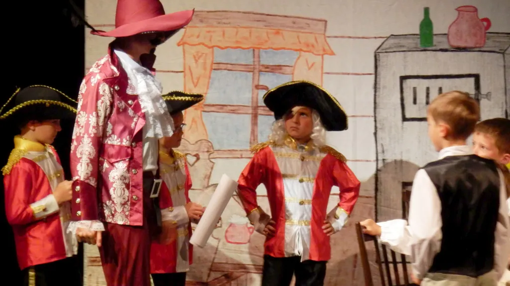 Divadelní představení žáků ZŠ a MŠ Teplýšovice a ZŠ a MŠ Chotýšany