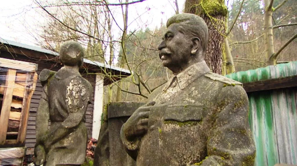 Odložená socha Stalina