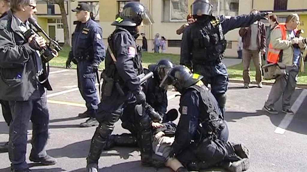 Zasahující policisté