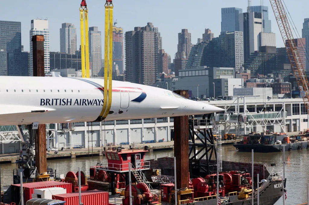 Nadzvukový letoun Concorde na řece Hudson