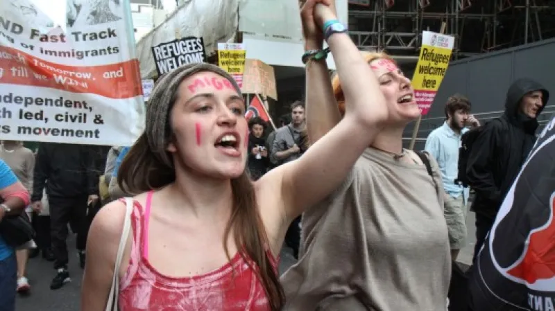 demonstrace na podporu imigrantů