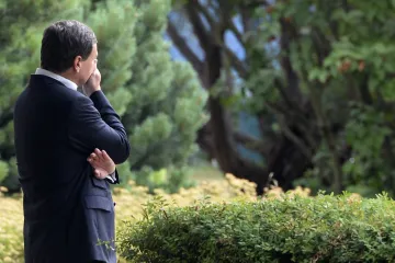 Politici kritizují Rathovo vykrucování a chválí odvahu justice