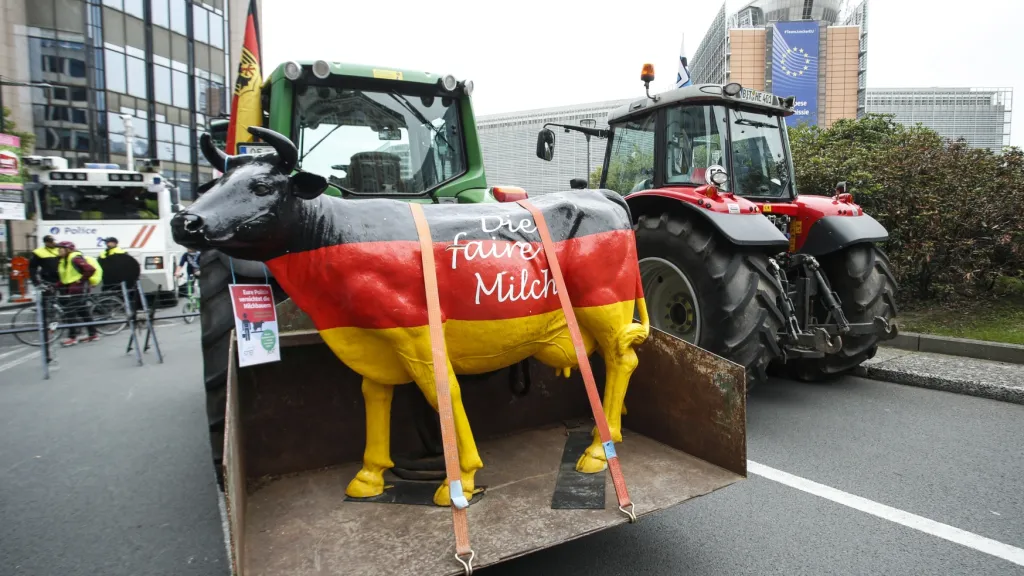 Zemědělci v Bruselu protestují kvůli mléku