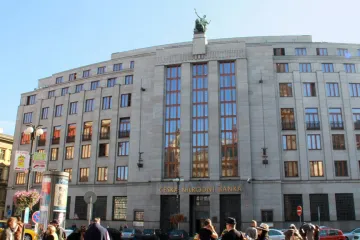 Pokud bude koruna dál klesat, zvýší ČNB úrokové sazby