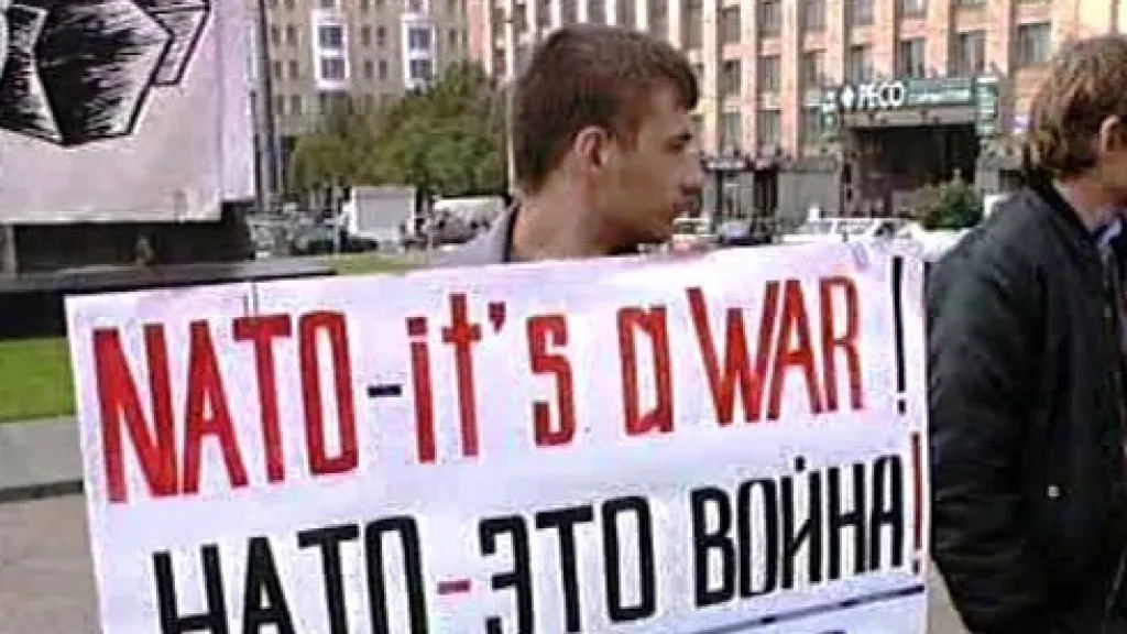 Ruské protesty proti rozšíření NATO v roce 1999