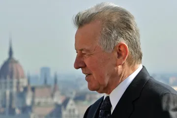 Zlatý šermíř jede zkřížit kordy do Prahy