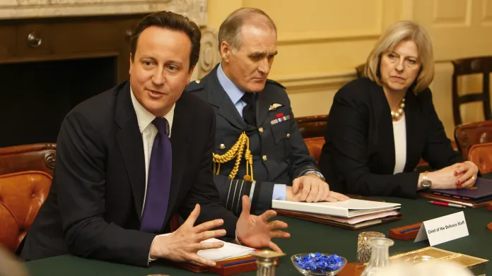 Mayová s premiérem Cameronem po vítězných volbách v roce 2010