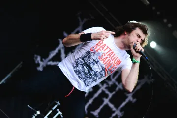 Na slámě a v blátě. Letošní Brutal Assault se nesl ve znamení rozmarů počasí