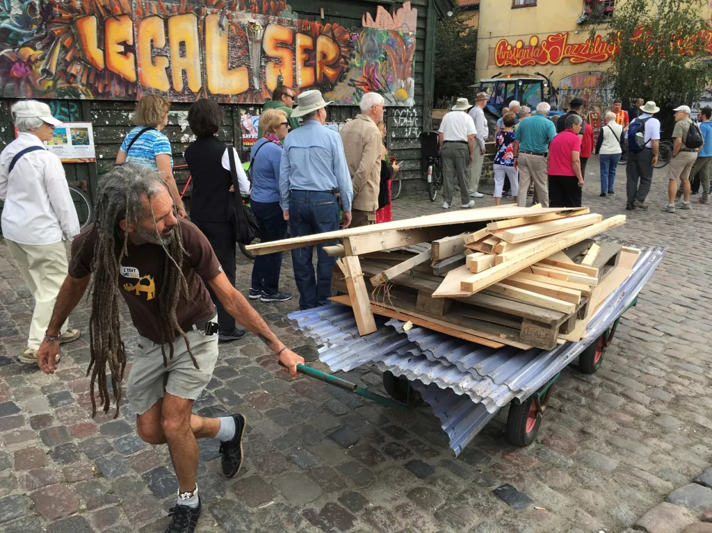 Historie obrazem: Svobodné město Christiania vzniklo před 50 lety v bývalých kasárnách hlavního města Kodaň v Dánsku