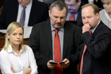 Podaří se opozici rozpustit sněmovnu? Možná na hlasování ani nedojde